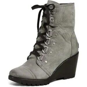 Sorel Gray Ankle Boots with Black Wedge
